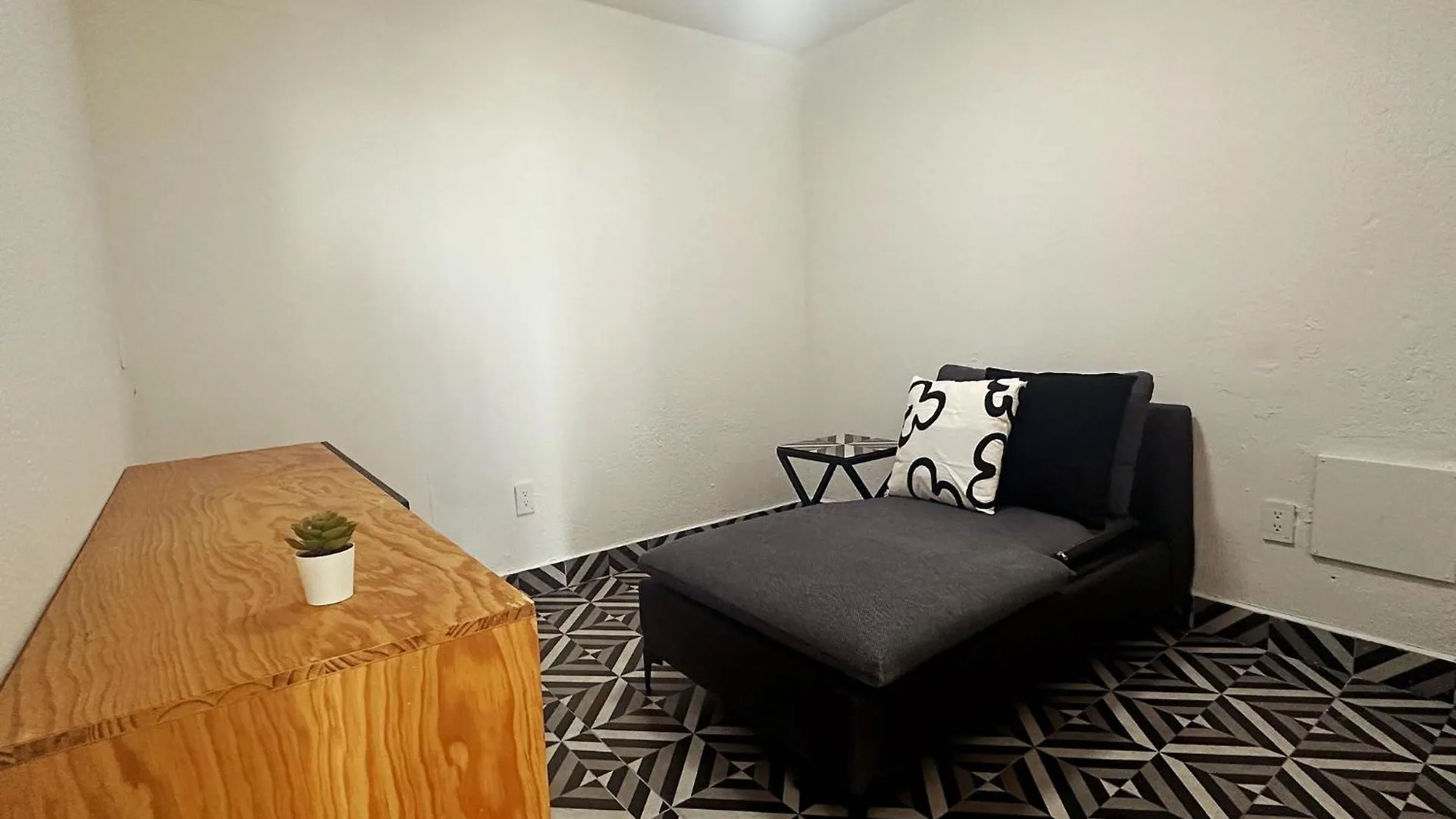 House Hotel Stadium Guadalajara Tatil Evi
